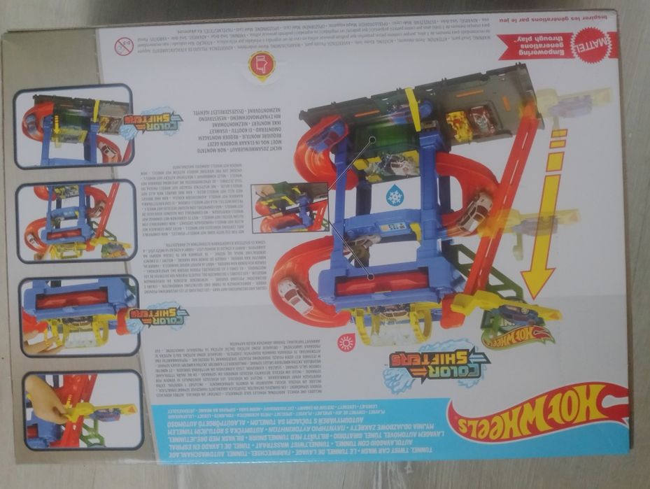 Продавам детска писта с количка