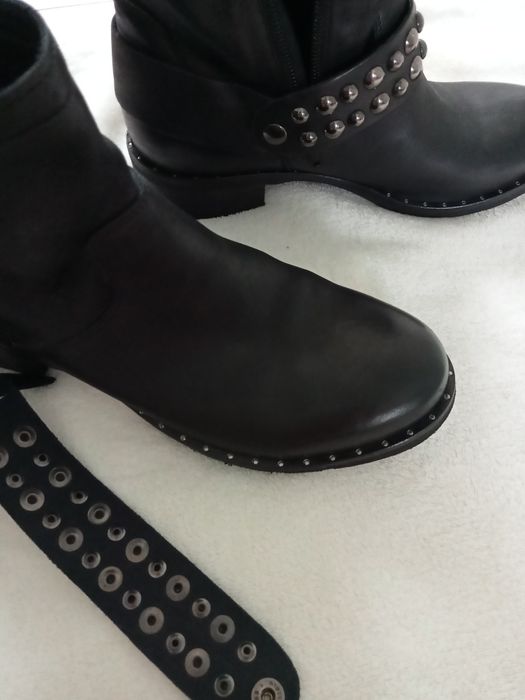 Ghete piele dama,mărimea 39,Alesya made in Italia.