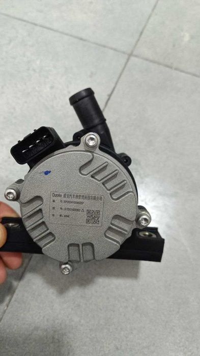 Это электрическая водяная помпа DongFENG ep007,008