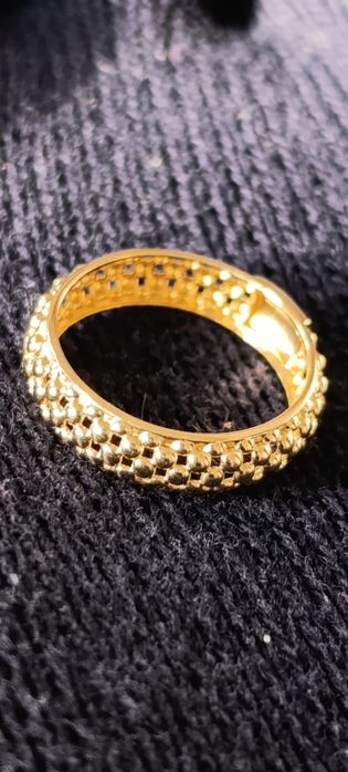 Золотое кольцо, проба 585, вес 1,81 гр, размер 18