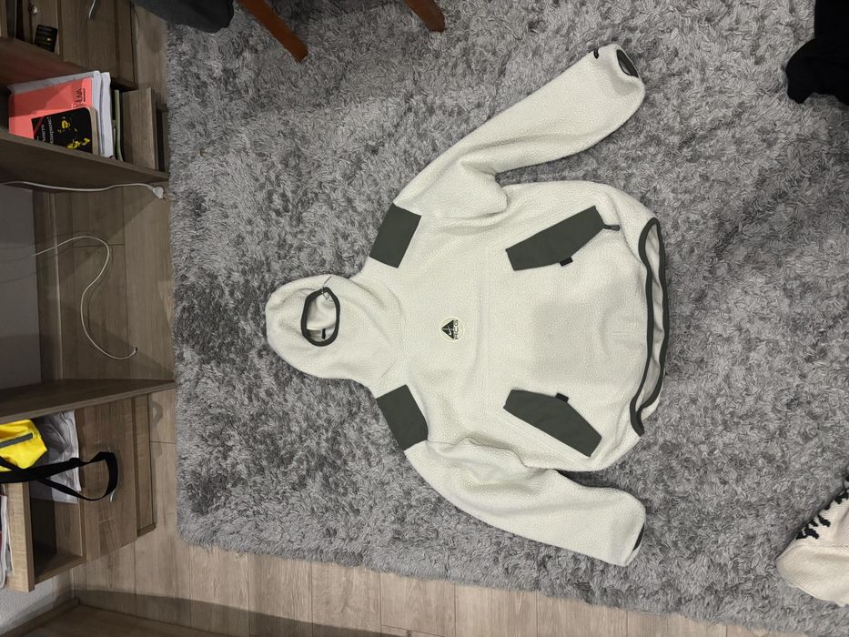 Шерпа от вълна на Нике.