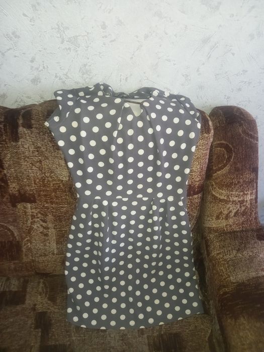 Продам платья на девушку 38 размер