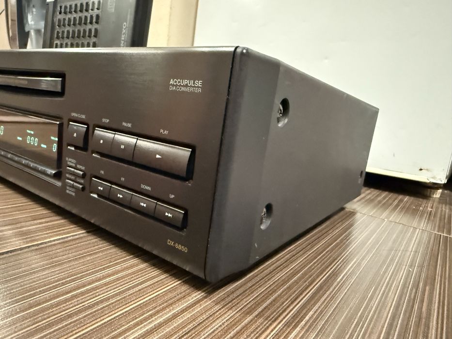 Onkyo DX-6850 Качествен Player