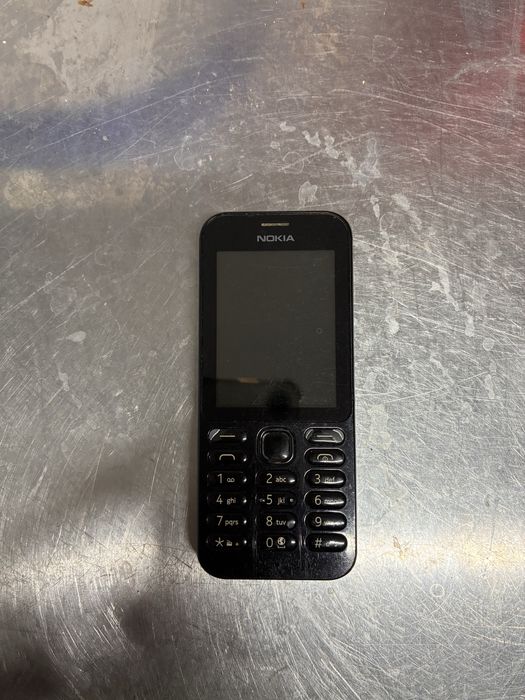 Vand  telefon pe butoane Nokia 222