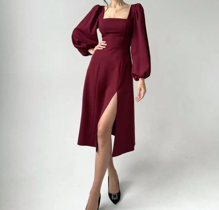 Бордовое платье