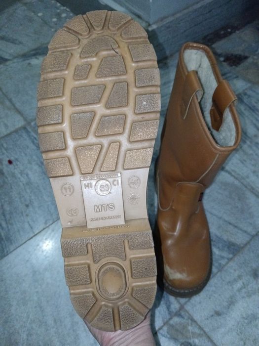 Продаю Рабочие сапоги.