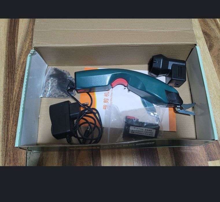 Нож для чехол и ткани сотилади