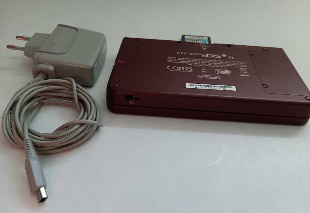 Nintendo DSi XL,Consola portabila de colectie plus joc Super MarioBros