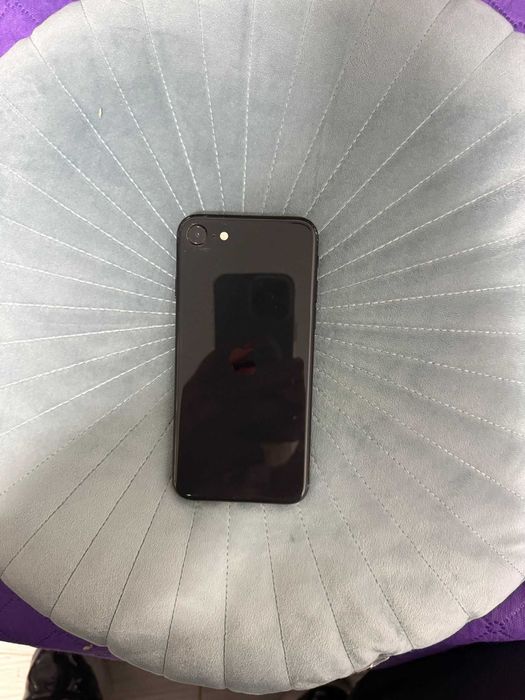 telefon pentru piese iphone SE 2 - 64 GB - poze reale