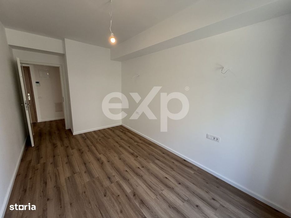 Apartament 3 camere 2 bai ,decomandat, parter, tractorul nou, Coresi