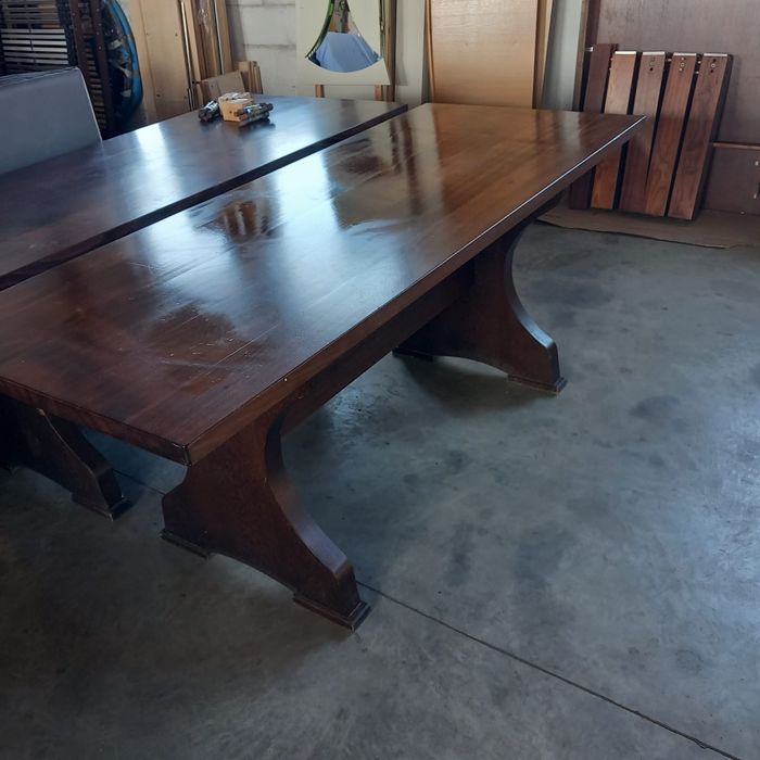 Masă din lemn masiv