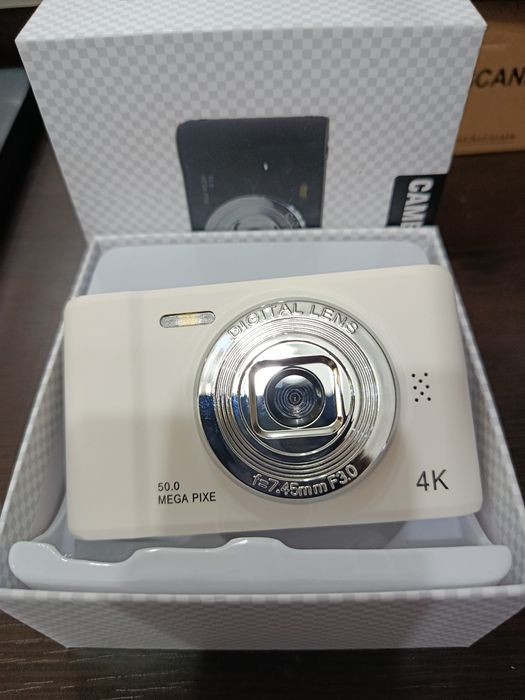 Продается фотоаппарат новый