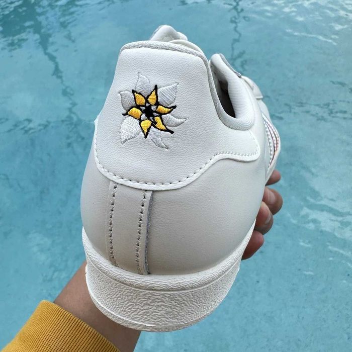 Adidas Superstar x Rich Mnisi nr 44 noi originali