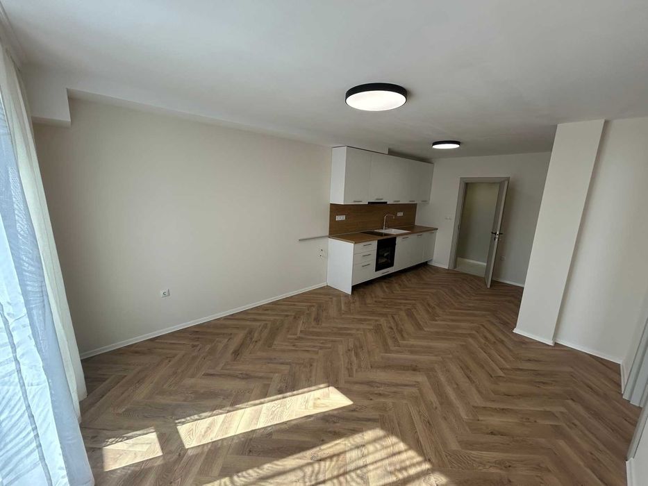 Собственик продава 3 стаен апартамент кв. Възраждане