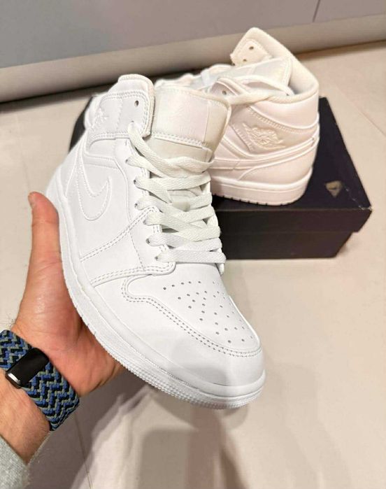 Adidasi Nike Jordan 1 Mid White