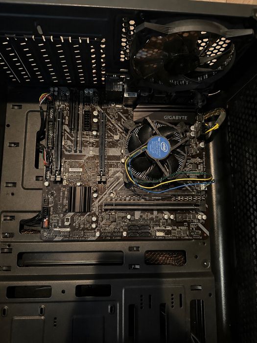 Kit placă de bază + i7-9700+ sursa+cooler cpu