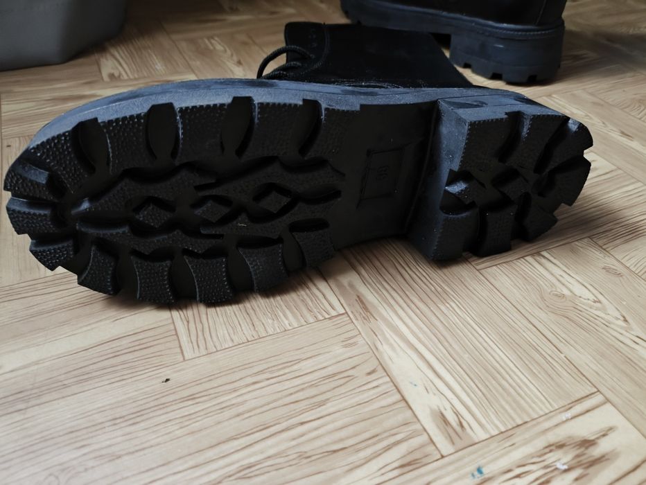 Женские ботинки.