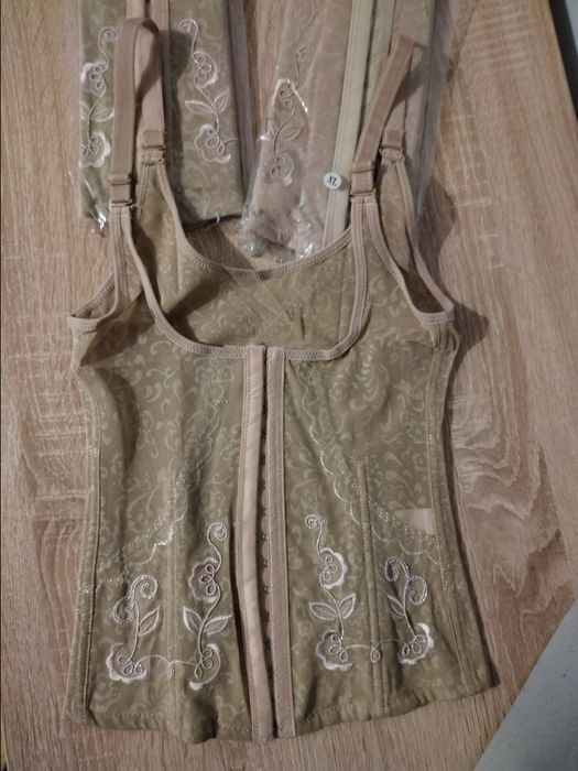 Corset modelator Nou)
