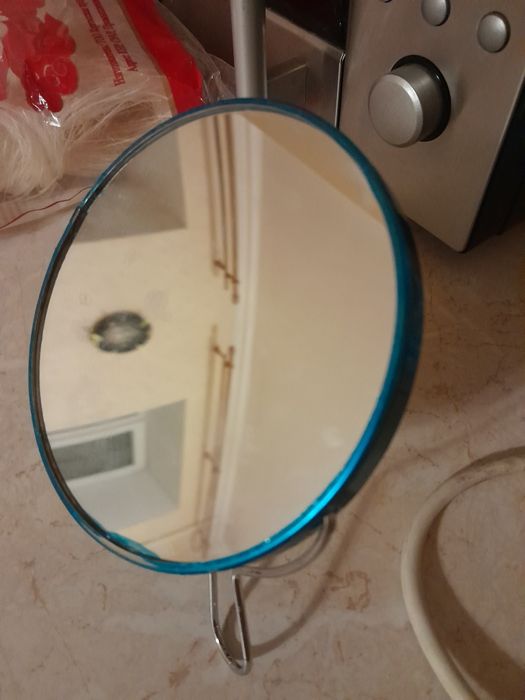 Продам зеркало настольное