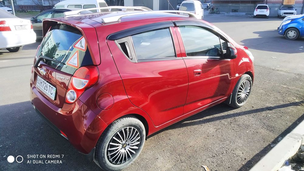 Продаётся Spark автомат 2019 года в отличном состоянии.