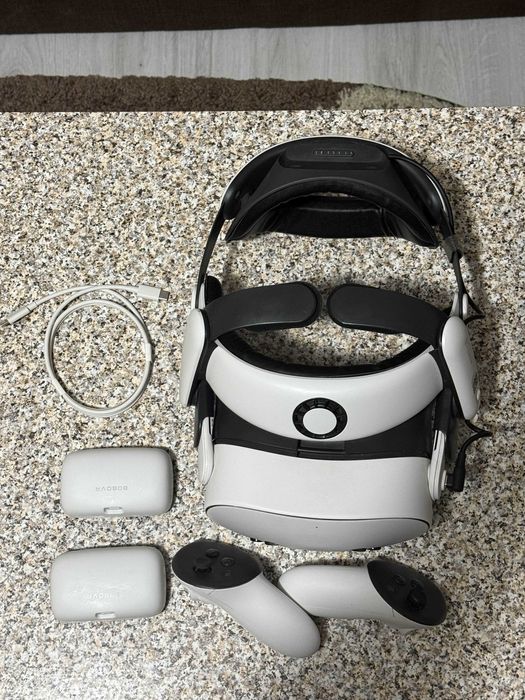 Meta Quest 3S 128GB,pachetul BoboVR S3 Pro si doua baterii