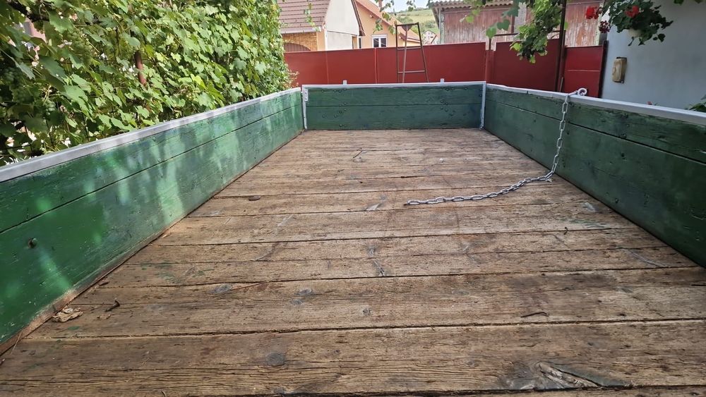 Remorcă agricola pe arcuri