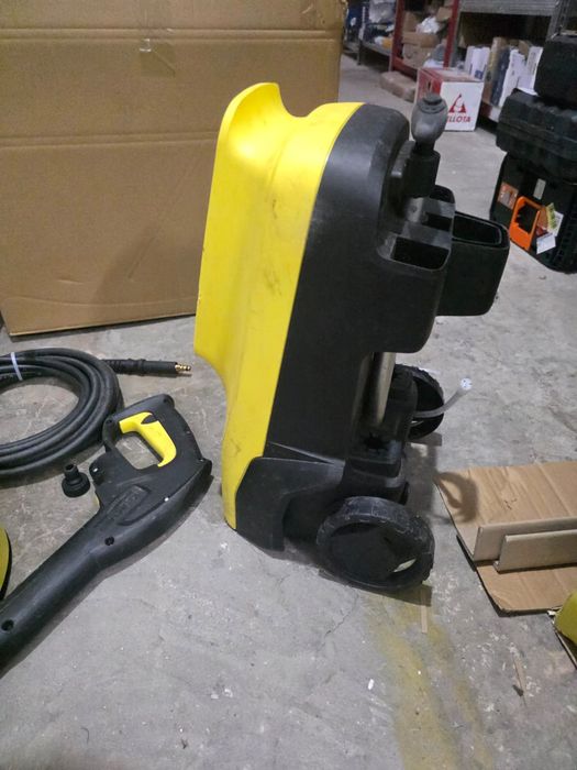Aparat de spalat cu presiune 145 bar, 500 l/h, cu kit Car & Home Karcher K 5 Classic