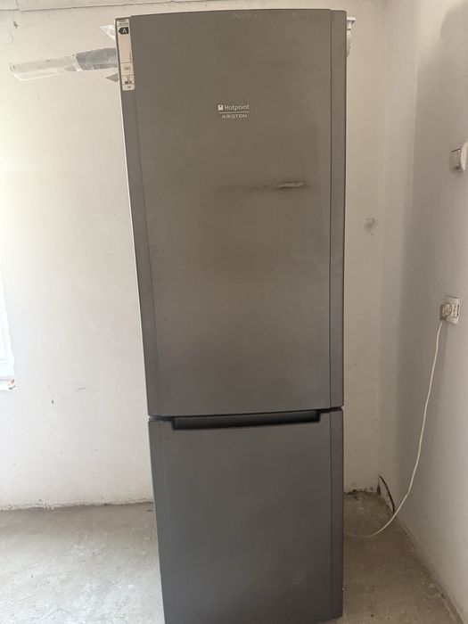 Холодильник Ariston