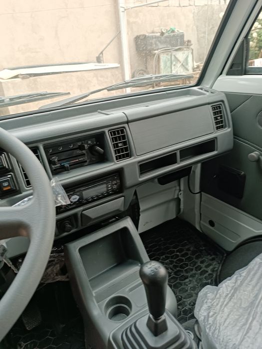 Yangi damas sotiladi