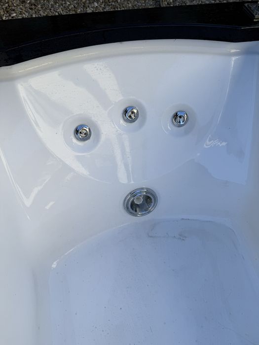 cada cu jacuzzi URGENT