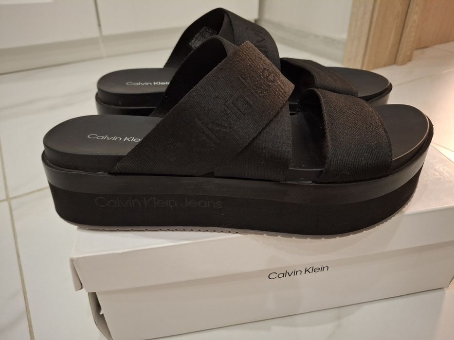 Чехли на платформа Calvin Klein