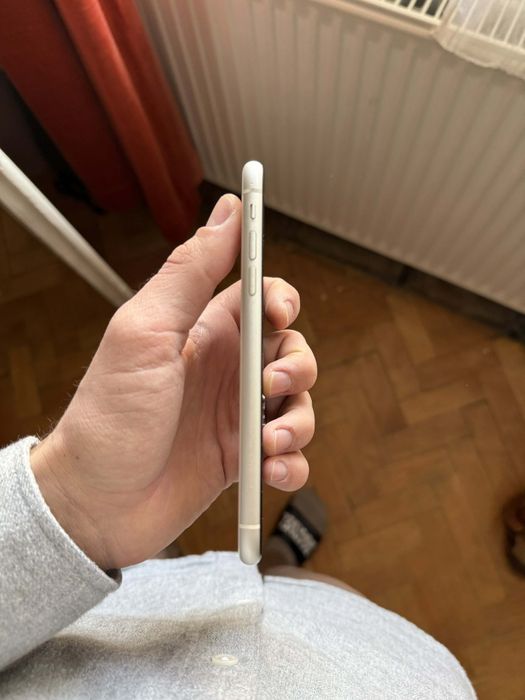 iPhone 11 128gb alb in condiție perfecta