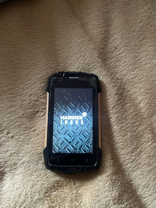 Telefon Hammer Iron2