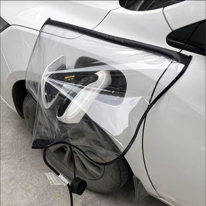 Уневирсальный дождевик для электро зарядки.