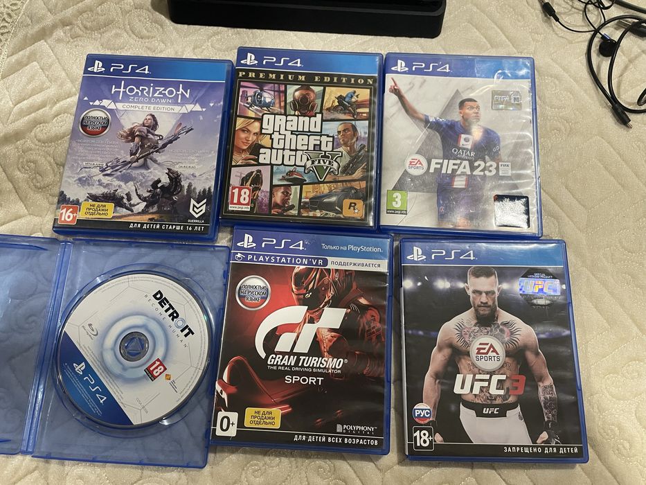 Продам ps4 в хорошем состоянии