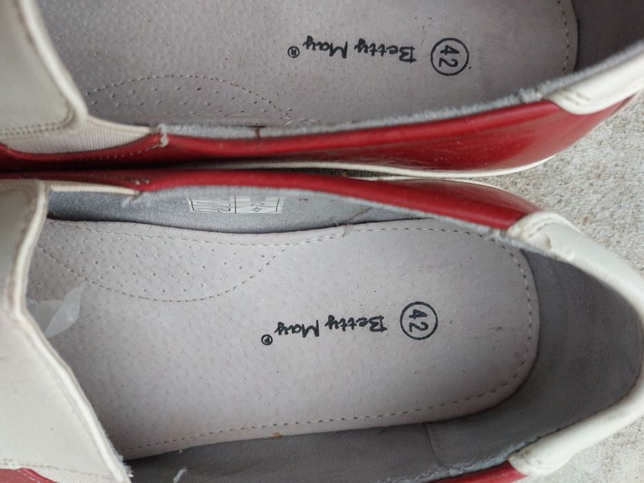 Мъжки обувки        .