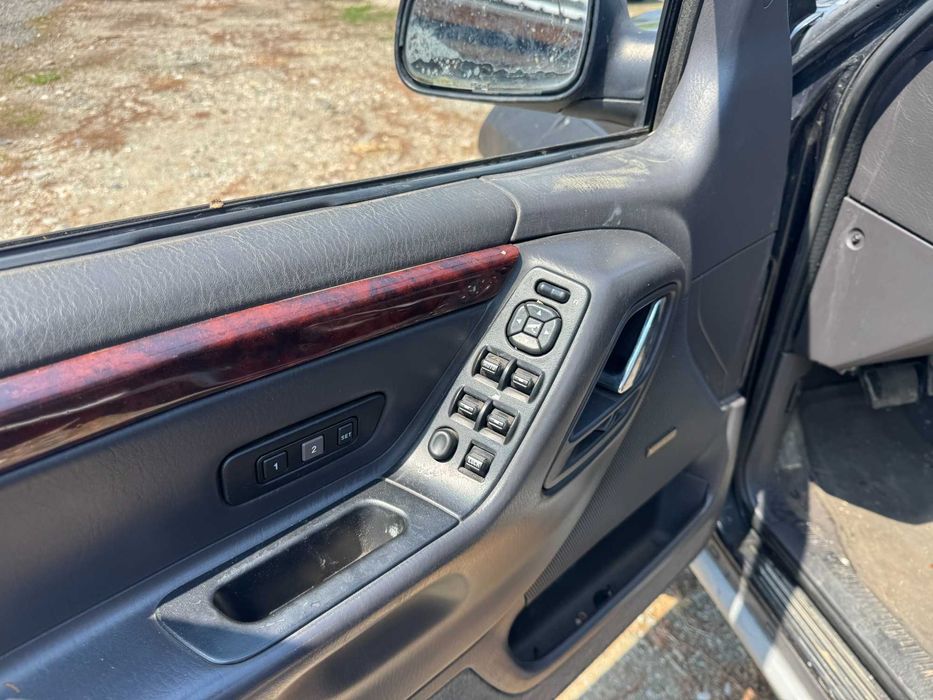 Dezmembrari Dezmembrez Piese piesa Dez auto Jeep Grand Cherokee 3.1 WJ volan stanga