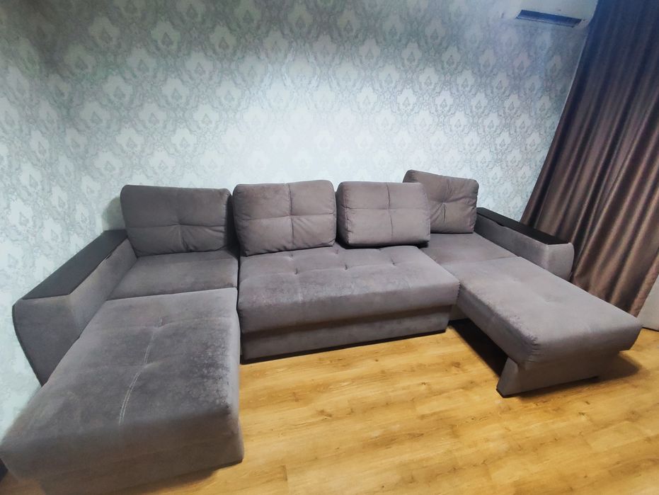 Диван в хорошем состояние
