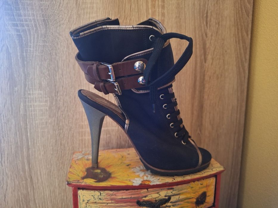 Дамски обувки с висок ток 7 чифта за 60 лв