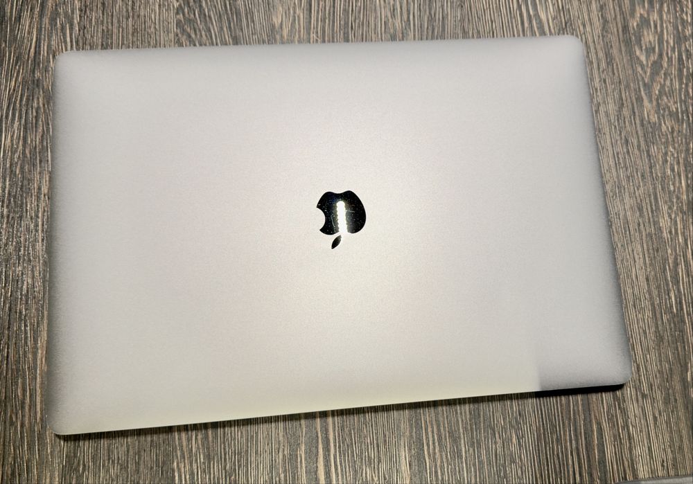 MacBook Pro | 16 inch | 512 GB | TouchBar