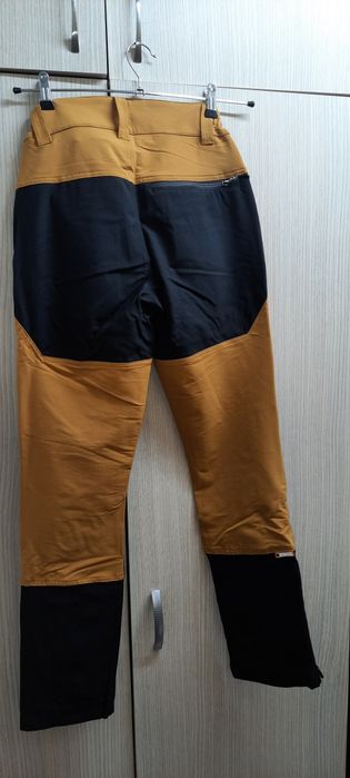Pantaloni de drumetie