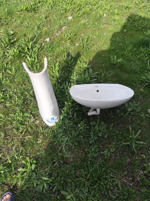 Раковины и стойки