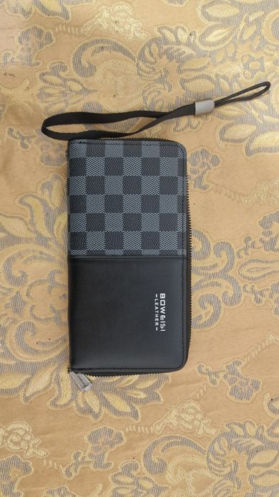 Продам портмане в отличном состоянии boweisi