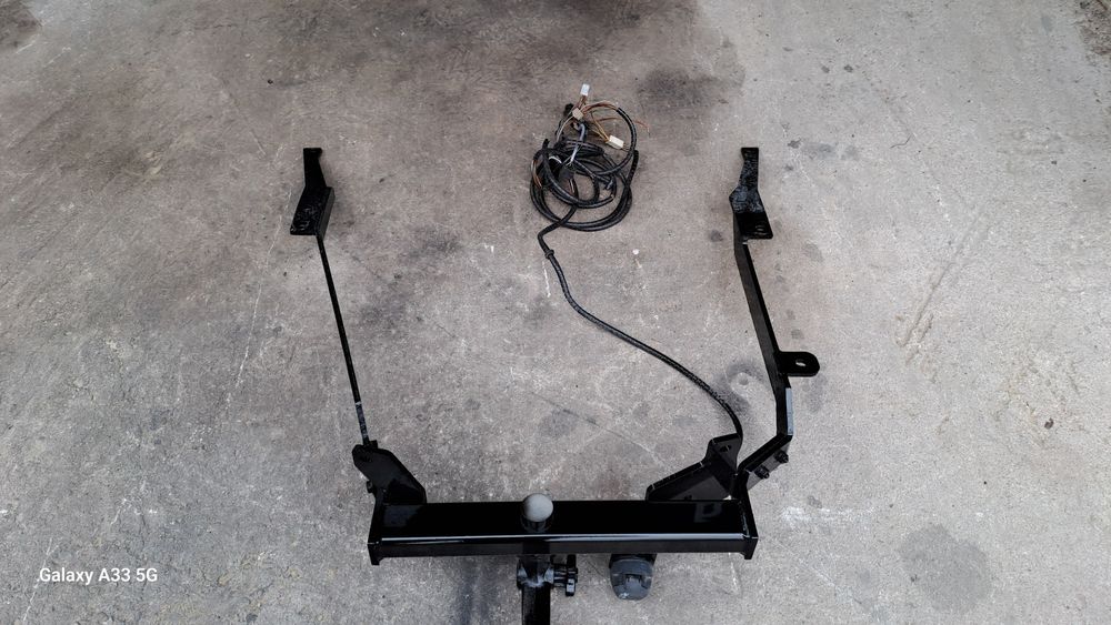 Продавам оригинален теглич за Peugeot 607/Пежо 607