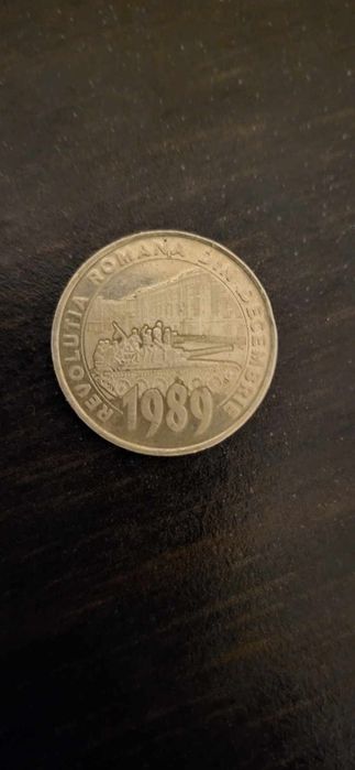 Vând moneda de la revolutie