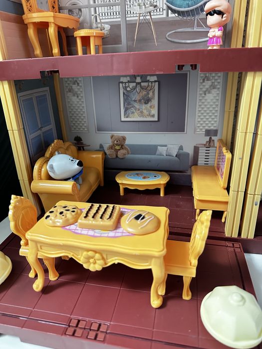 Продам кукольный домик