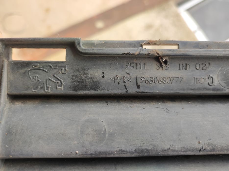 Решетка на предна броня(голямата) за Пежо-206 гр. Стара Загора Център ...