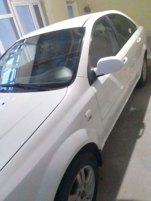 Lasetti 1,8 sotiladi