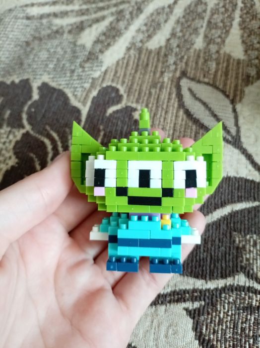 Готовые фигурки из конструктора Bricks