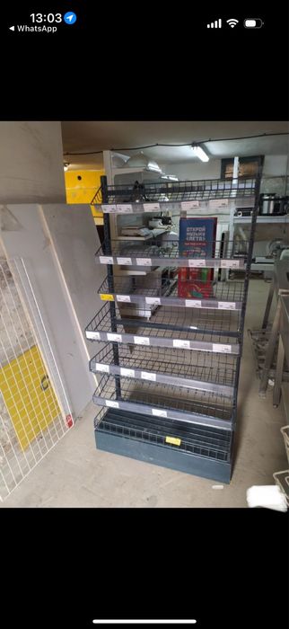 Прикассовый бу сетчатый стеллаж для шоколада